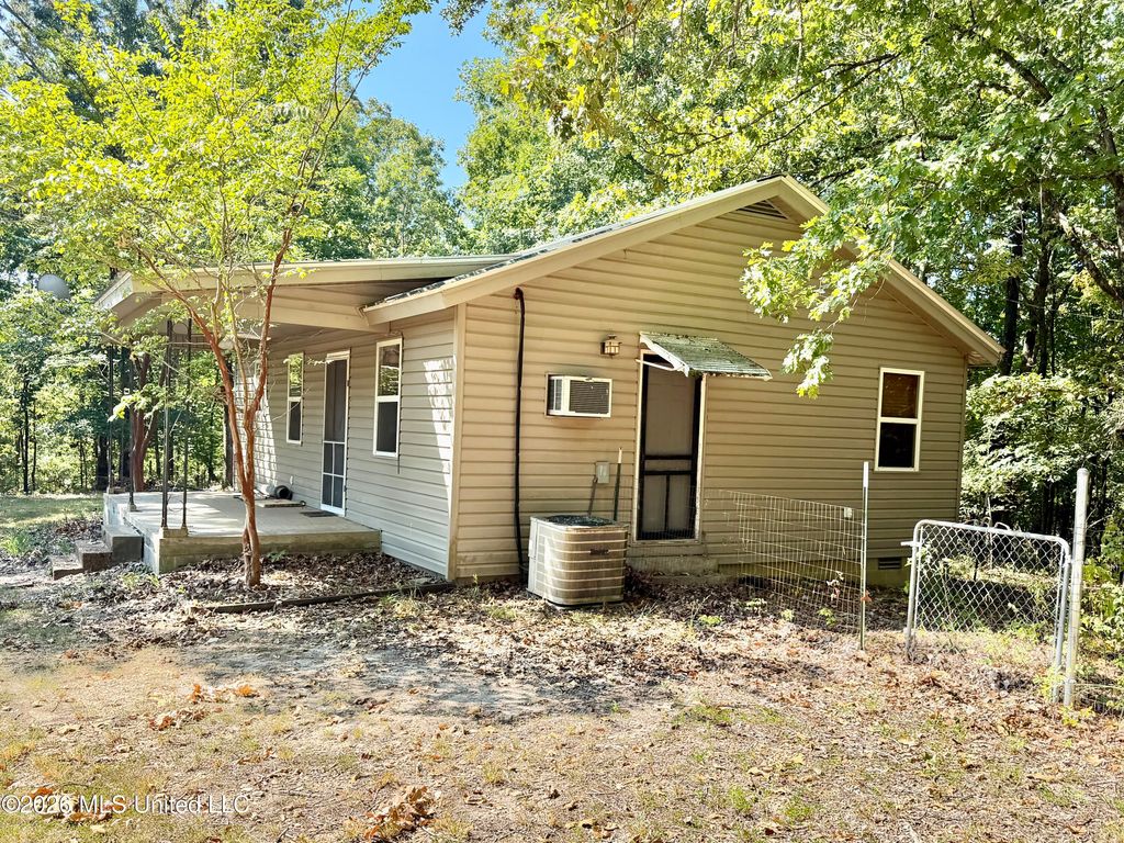 8 County Road 531, Como, MS 38619 — photo 4