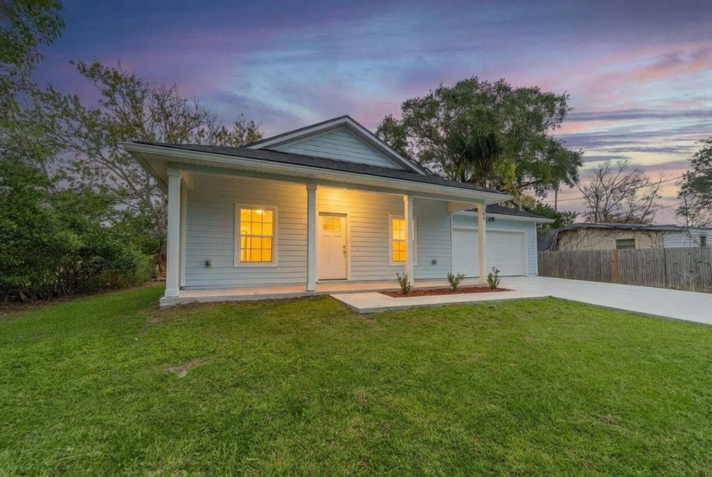 679 Coral Cir, St Augustine, FL 32080