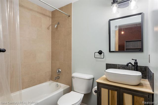 322 E Harrison Avenue 4, Royal Oak, MI 48067