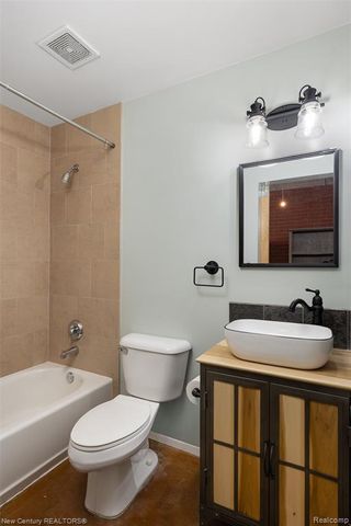 322 E Harrison Avenue 4, Royal Oak, MI 48067