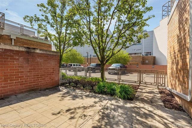 322 E Harrison Avenue 4, Royal Oak, MI 48067