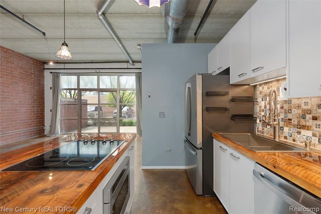 322 E Harrison Avenue 4, Royal Oak, MI 48067
