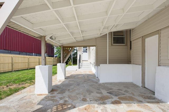1 Railroad Ct, Millbury, MA 01527