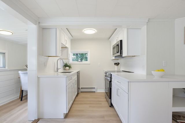 1 Railroad Ct, Millbury, MA 01527
