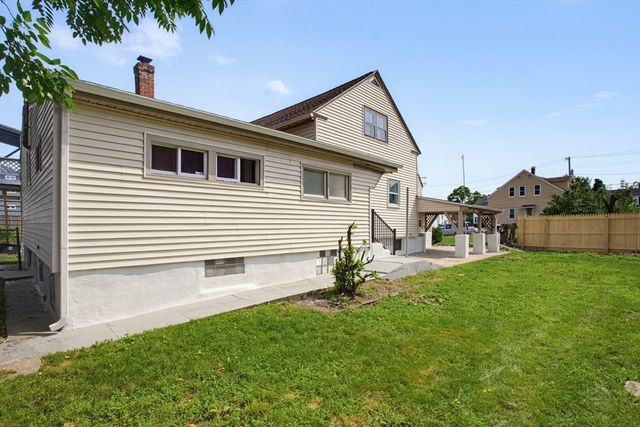 1 Railroad Ct, Millbury, MA 01527