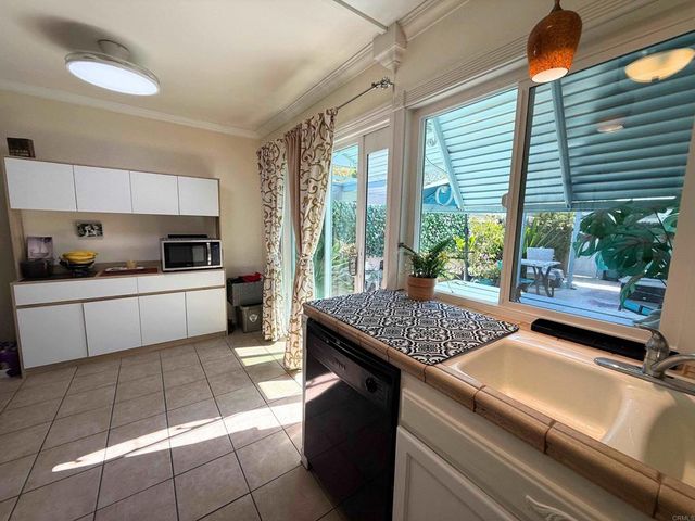 3839 Vista Campana S 8, Oceanside, CA 92057