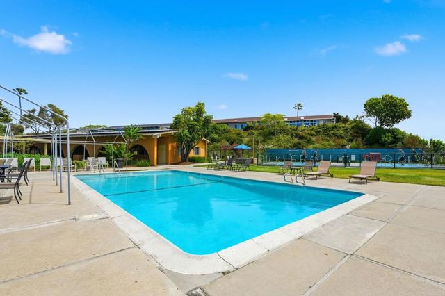 3839 Vista Campana S 8, Oceanside, CA 92057