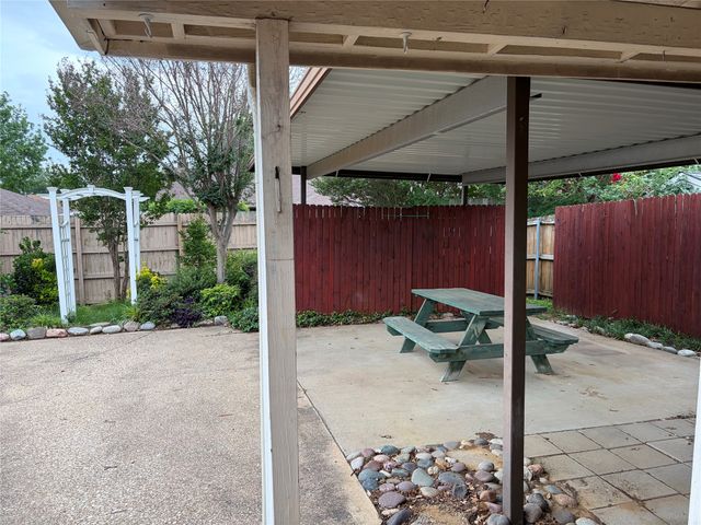 2428 Chestnut Way, Bedford, TX 76022