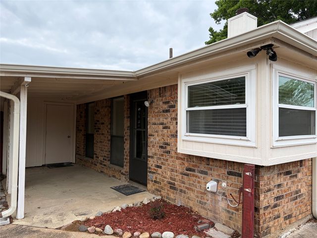 2428 Chestnut Way, Bedford, TX 76022