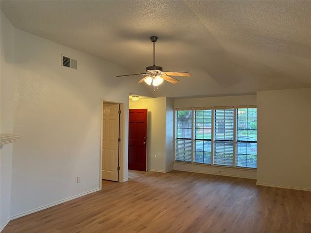 2428 Chestnut Way, Bedford, TX 76022