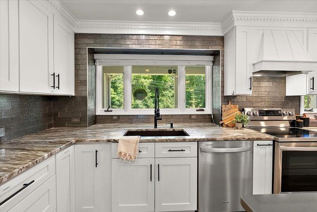 46857 W Ann Arbor Trail, Plymouth, MI 48170