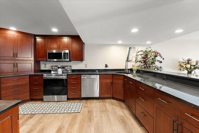 46857 W Ann Arbor Trail, Plymouth, MI 48170