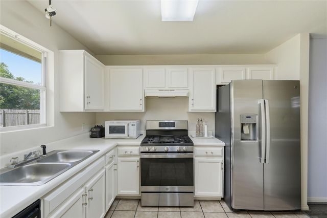 310 Raintree DR, Georgetown, TX 78626