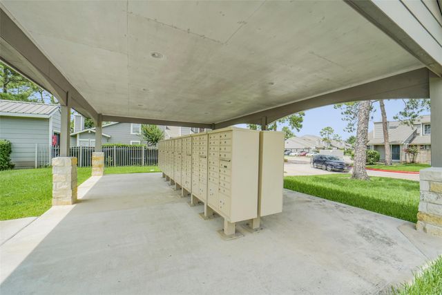 6333 Shadow Tree Drive, Houston, TX 77035