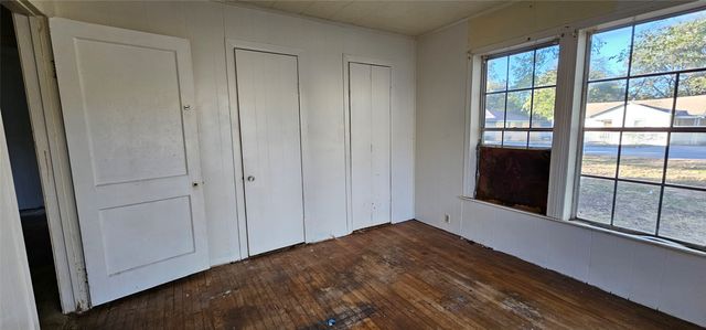 1028 E Walnut Street, Hillsboro, TX 76645