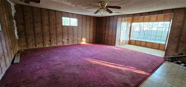 1028 E Walnut Street, Hillsboro, TX 76645