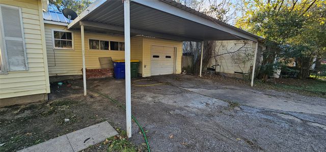 1028 E Walnut Street, Hillsboro, TX 76645