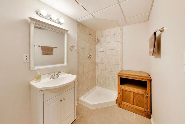 2426 Montclair Lane, Montgomery, IL 60538