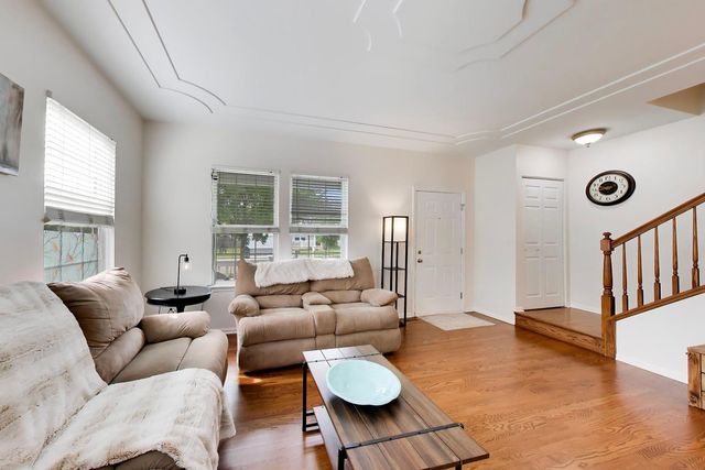 2426 Montclair Lane, Montgomery, IL 60538