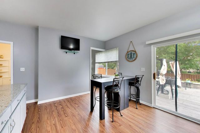 2426 Montclair Lane, Montgomery, IL 60538
