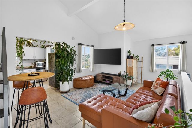 4542 San Andreas, Los Angeles, CA 90065