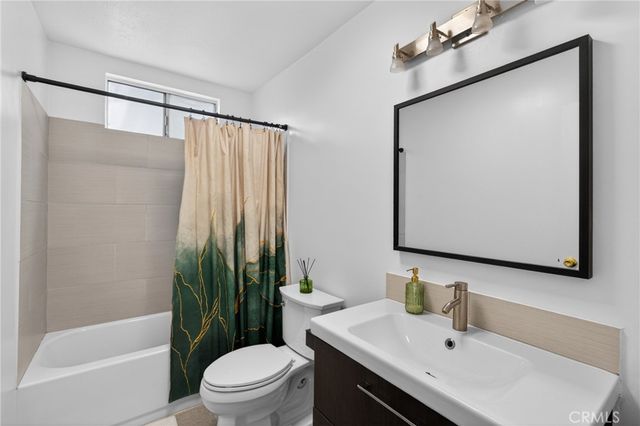 4542 San Andreas, Los Angeles, CA 90065