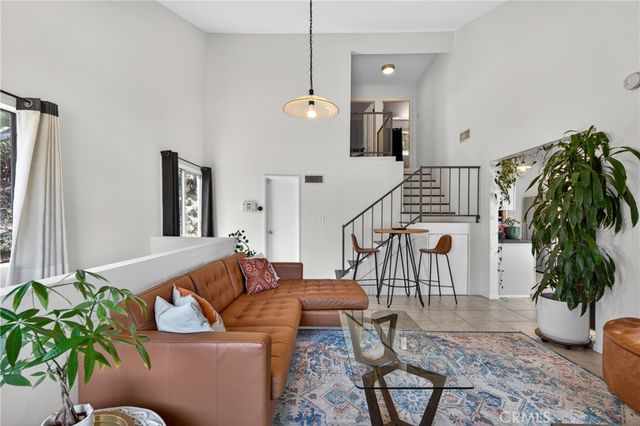 4542 San Andreas, Los Angeles, CA 90065