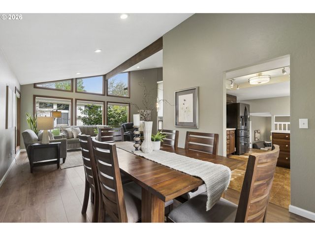 5678 Se BYRON Ct, Milwaukie, OR 97267