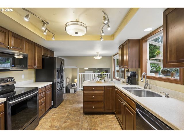 5678 Se BYRON Ct, Milwaukie, OR 97267