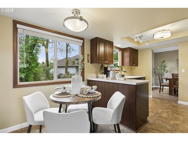 5678 Se BYRON Ct, Milwaukie, OR 97267