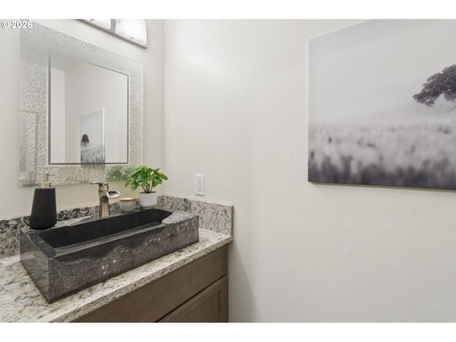 5678 Se BYRON Ct, Milwaukie, OR 97267