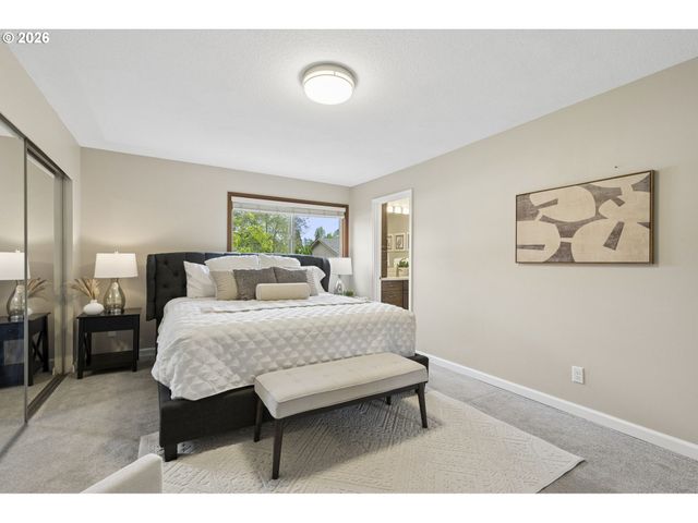 5678 Se BYRON Ct, Milwaukie, OR 97267