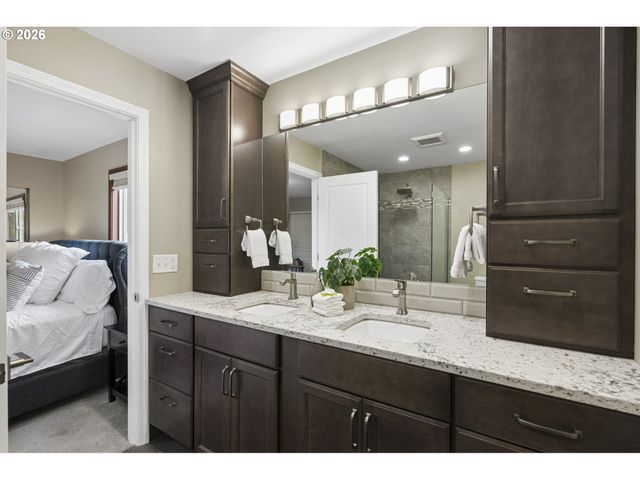 5678 Se BYRON Ct, Milwaukie, OR 97267