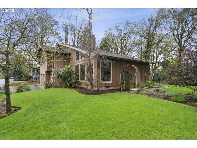 5678 Se BYRON Ct, Milwaukie, OR 97267