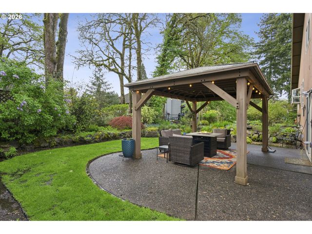 5678 Se BYRON Ct, Milwaukie, OR 97267