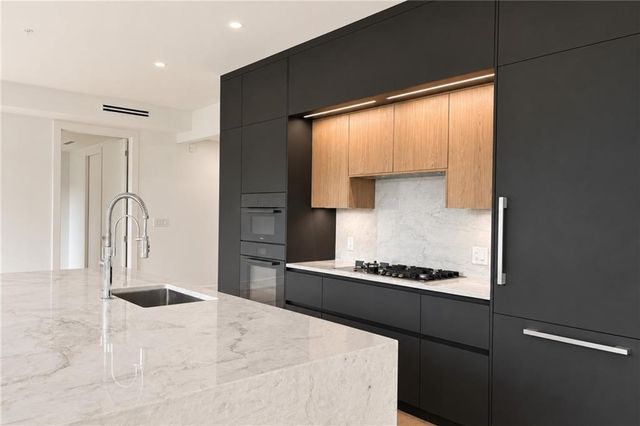 318 Sandy Springs Circle 230, Atlanta, GA 30328
