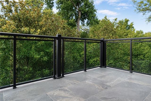 318 Sandy Springs Circle 230, Atlanta, GA 30328