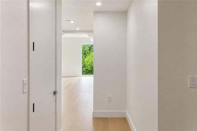 318 Sandy Springs Circle 230, Atlanta, GA 30328