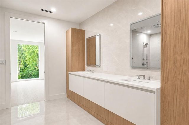 318 Sandy Springs Circle 230, Atlanta, GA 30328