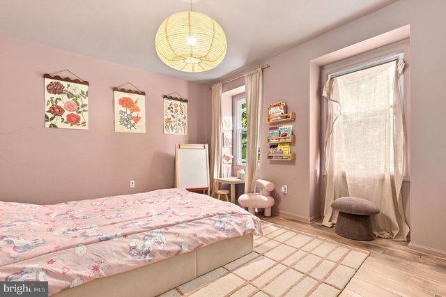 6 BRIGHTON DR, Gaithersburg, MD 20877