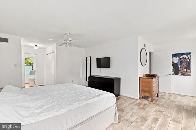 6 BRIGHTON DR, Gaithersburg, MD 20877