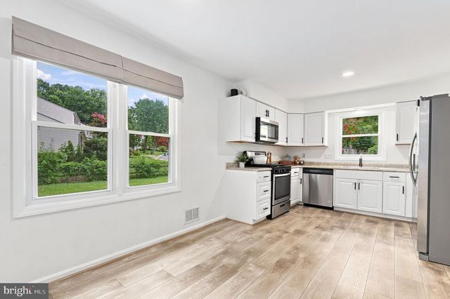 6 BRIGHTON DR, Gaithersburg, MD 20877