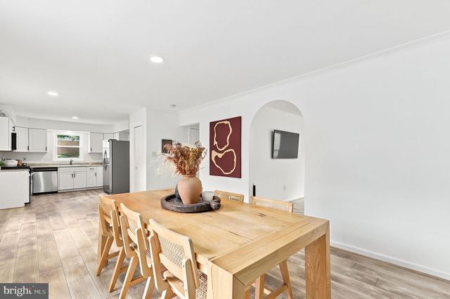 6 BRIGHTON DR, Gaithersburg, MD 20877