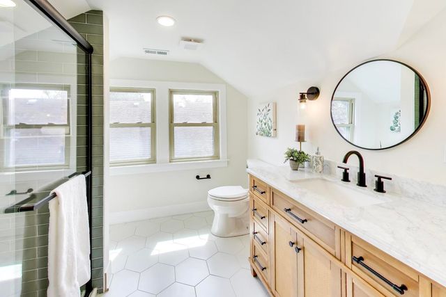 1442 S 15th Avenue, Maywood, IL 60153