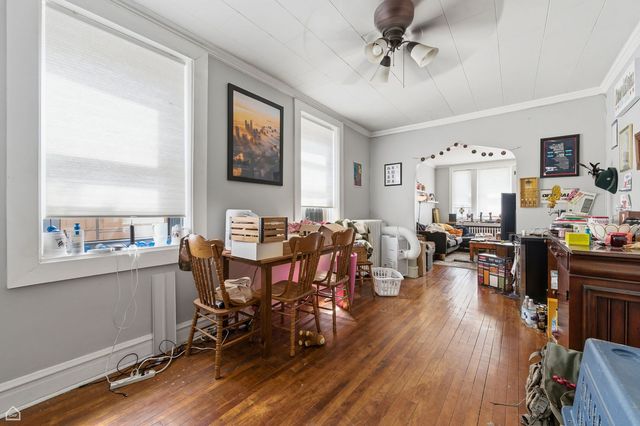 1742 W School Street, Chicago, IL 60657