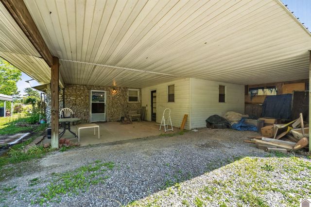 1549 Golo Rd, Mayfield, KY 42066