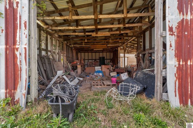 1549 Golo Rd, Mayfield, KY 42066