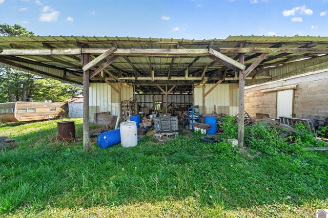 1549 Golo Rd, Mayfield, KY 42066