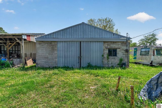 1549 Golo Rd, Mayfield, KY 42066
