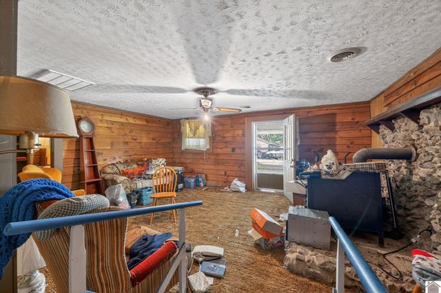 1549 Golo Rd, Mayfield, KY 42066